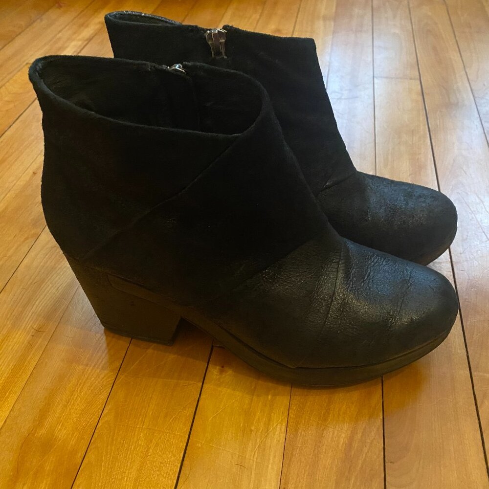 Eileen Fisher Vero Cuoici Black Suede Ankle Boots Size‎ 9.5
